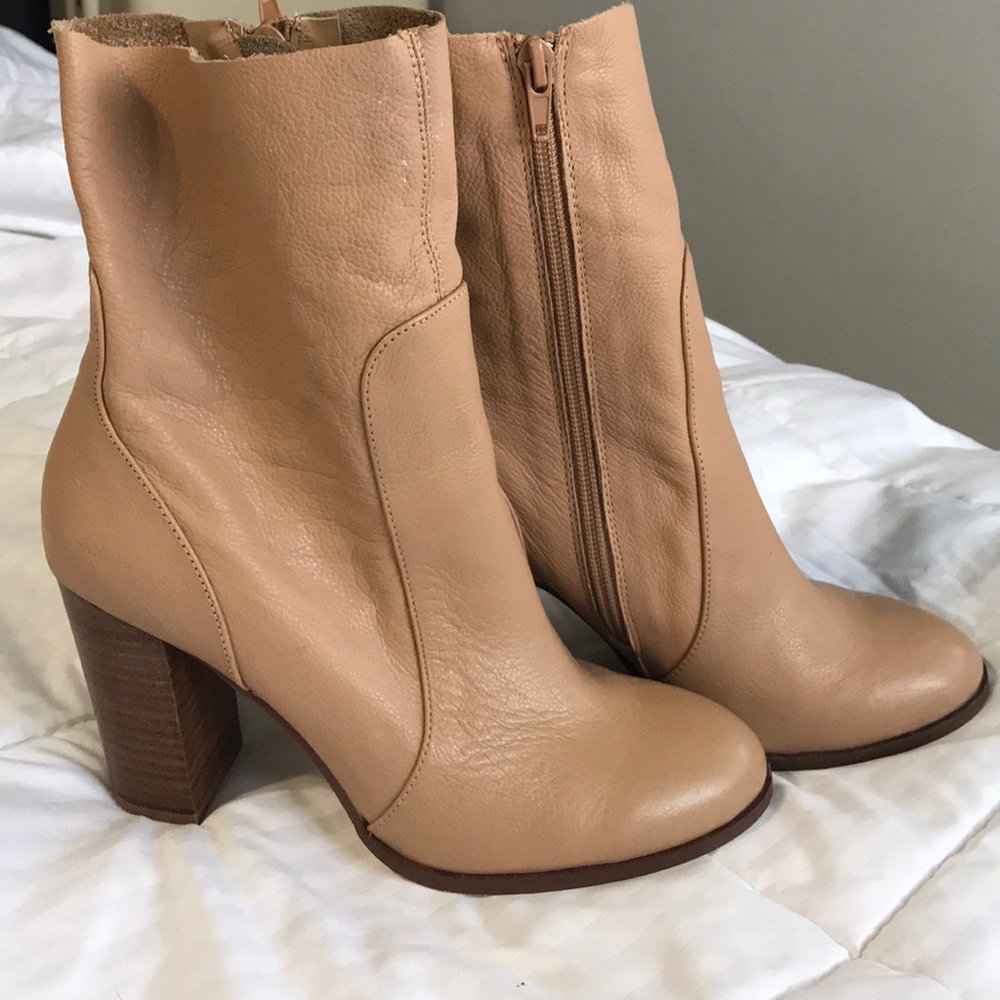 Chinese Laundry ankle boots